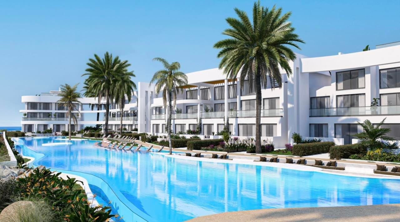 2+1 очень частный сад и апартаменты на верхнем этаже с полным видом на море на Кипре Искеле Босфор
