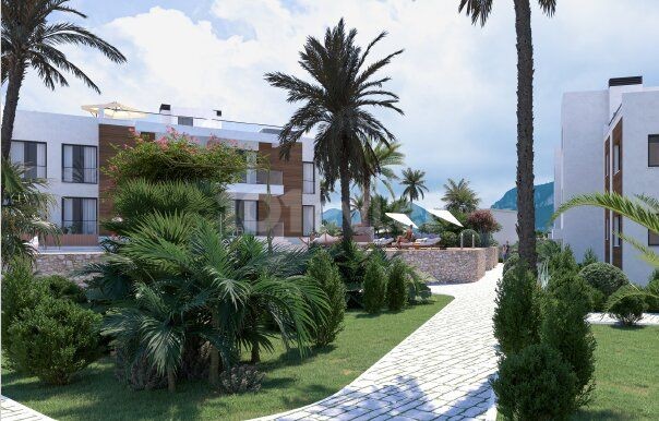 Безупречные апартаменты в пентхаусе с 2 спальнями и садом с великолепным видом на море и горы в Караагаче, Кирения