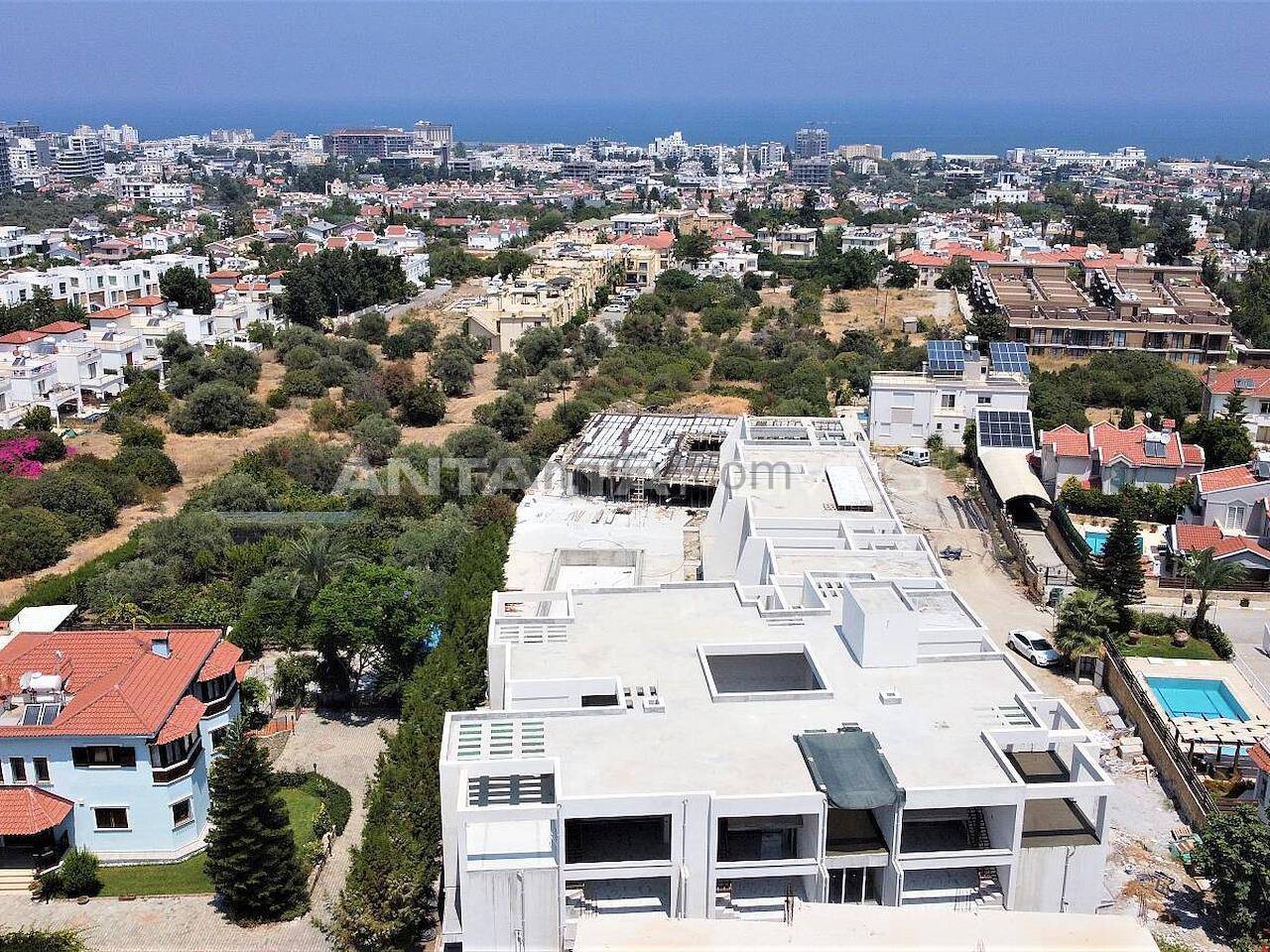 Стильные Квартиры В Комплексе С Бассейном В Гирне На Кипре